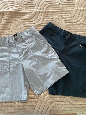 Lee Women’s Light Blue and Navy Bermuda Shorts Duo size 8